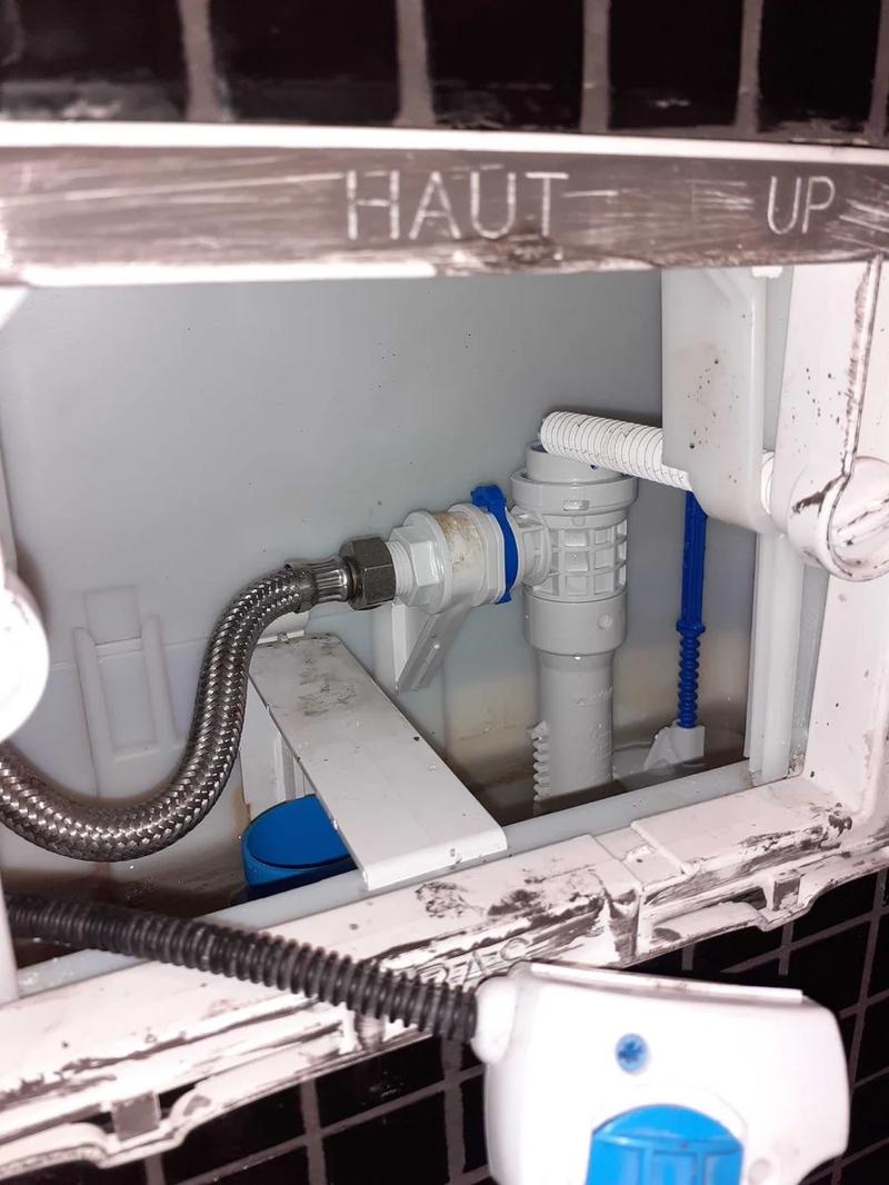 Narzędzia do naprawy WC