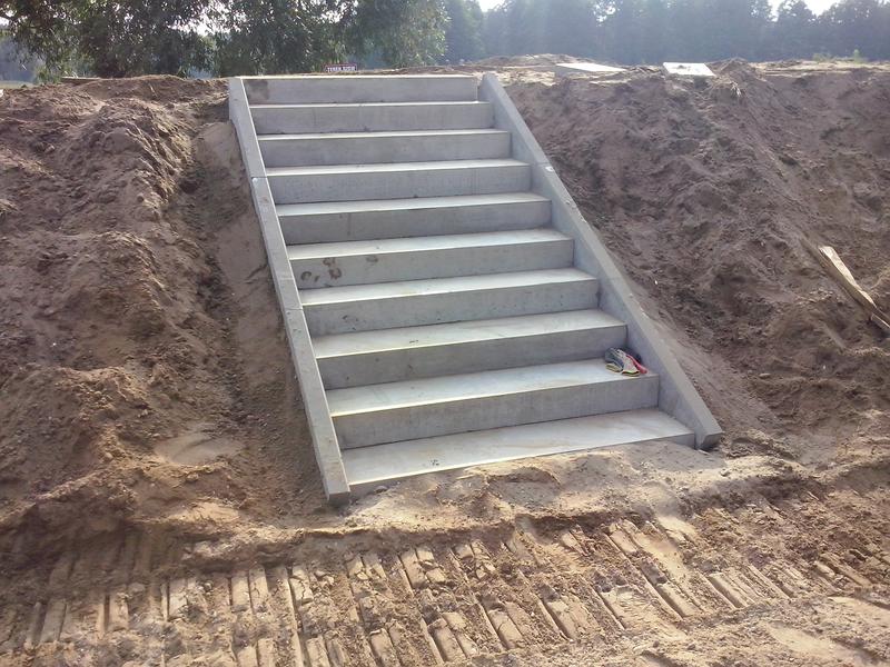 Jak stworzyć piękne schody na skarpie z podkładów – krok po kroku