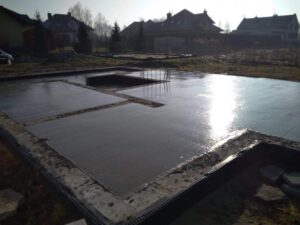 Najlepsze materiały do ułożenia na ślepą wylewkę – praktyczne porady i wskazówki