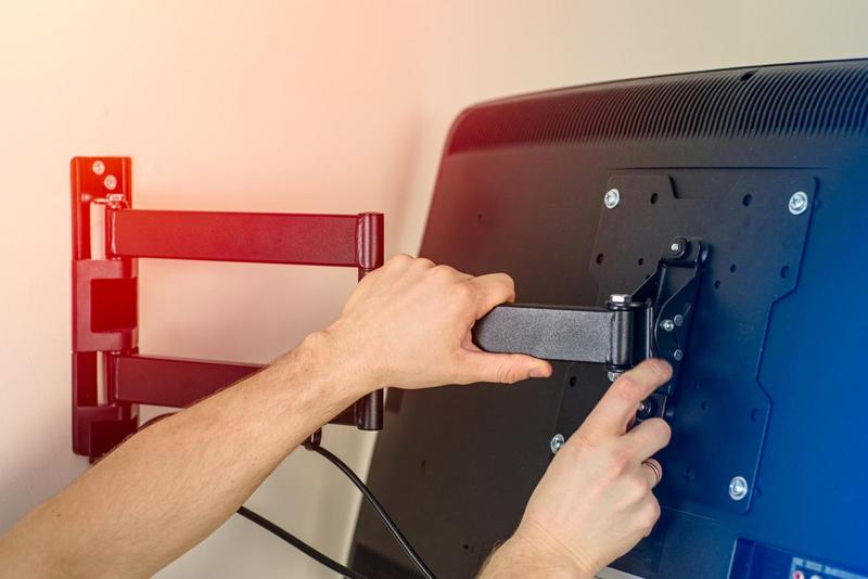 Narzędzia i akcesoria do montażu telewizora