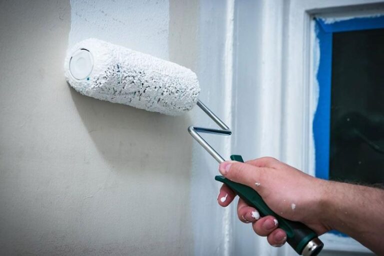 Czy można położyć gładź na starą farbę? Oto, co musisz wiedzieć!