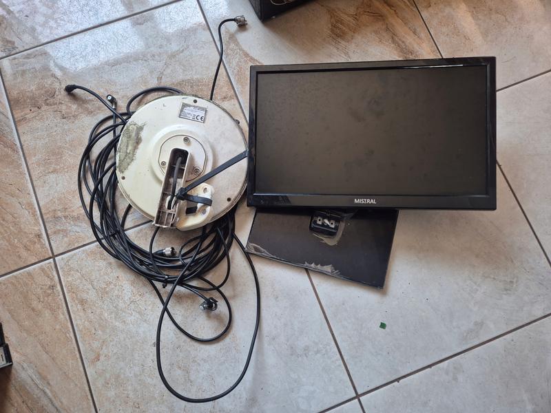 Jak skutecznie podłączyć telewizor do gniazda antenowego? Praktyczny przewodnik