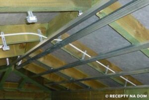 Praktyczny poradnik: Jak zamontować profile na skosach w kilka prostych kroków