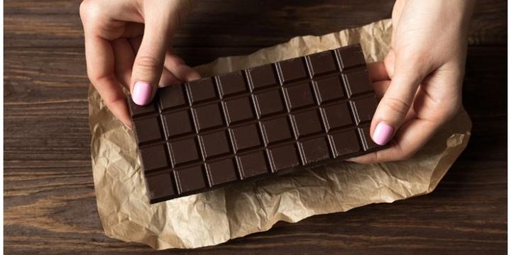 Domowe sposoby na plamy czekoladowe