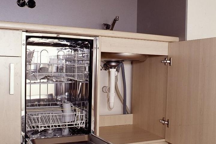 Montaż frontu zmywarki